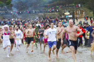 tenby boxing day swim 4 sm.jpg